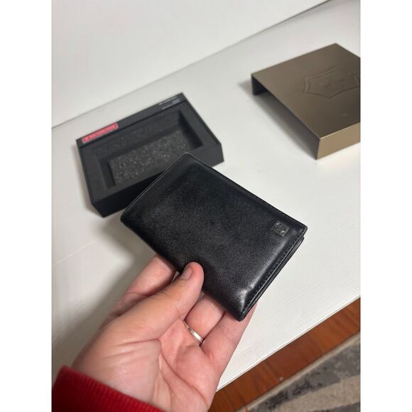 Victorinox Swiss Army SFR Collection Ernst Card Case Id Window Wallet Leather - Picture 4 of 5